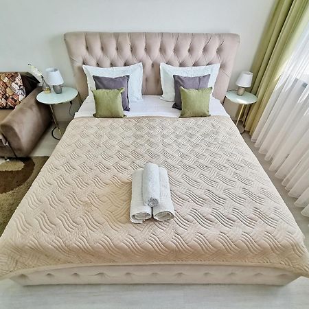 Appartments " Zhetysu-4" Almaty Bagian luar foto