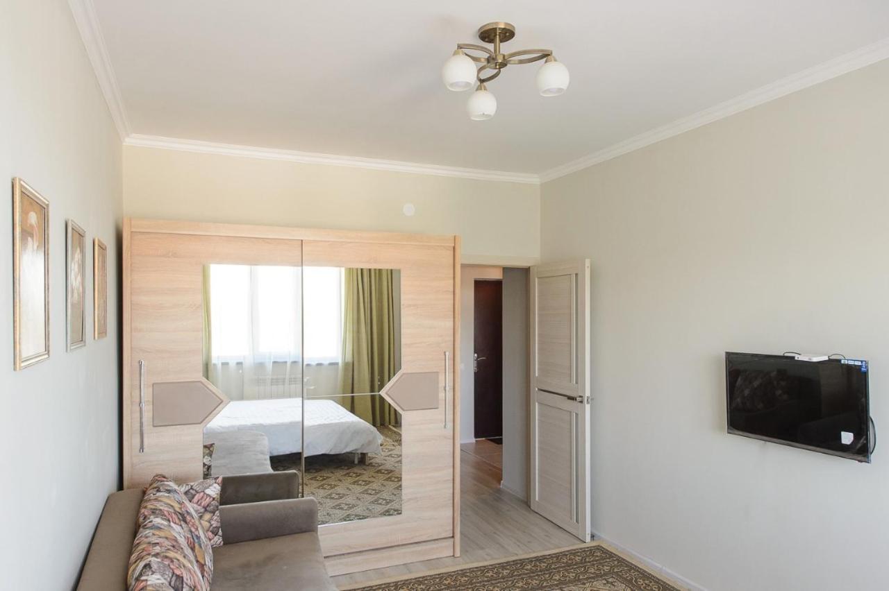 Appartments " Zhetysu-4" Almaty Bagian luar foto