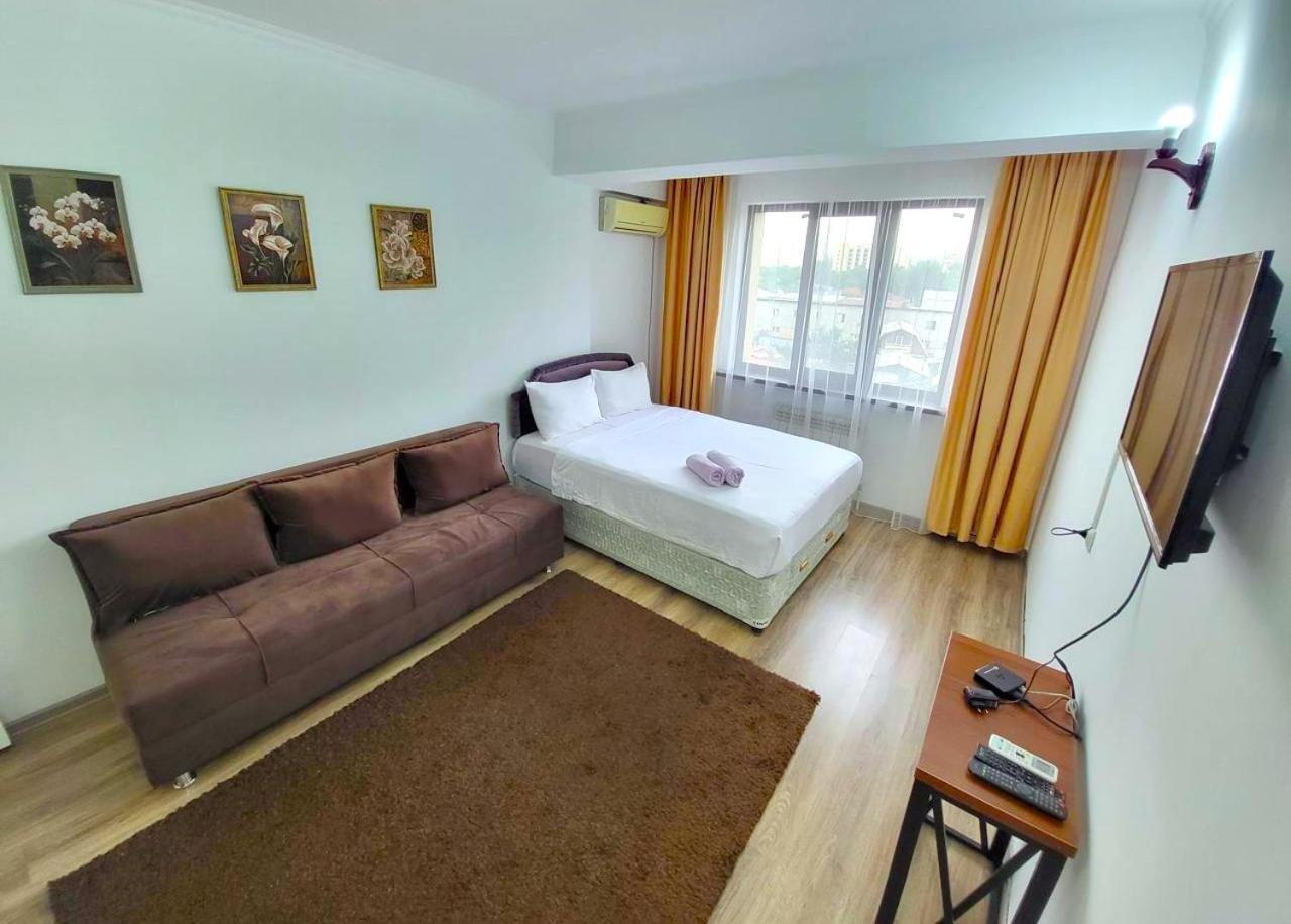 Appartments " Zhetysu-4" Almaty Bagian luar foto
