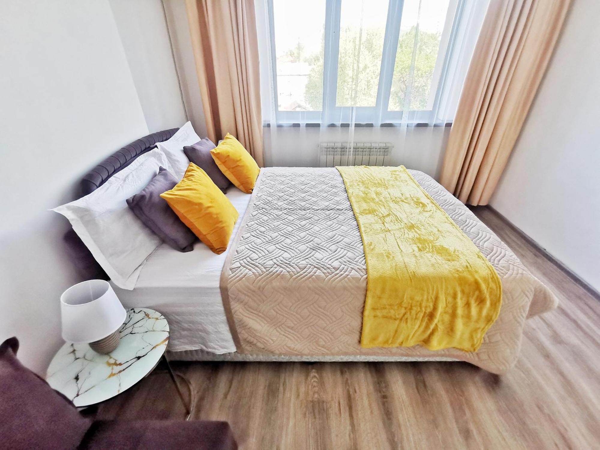 Appartments " Zhetysu-4" Almaty Bagian luar foto