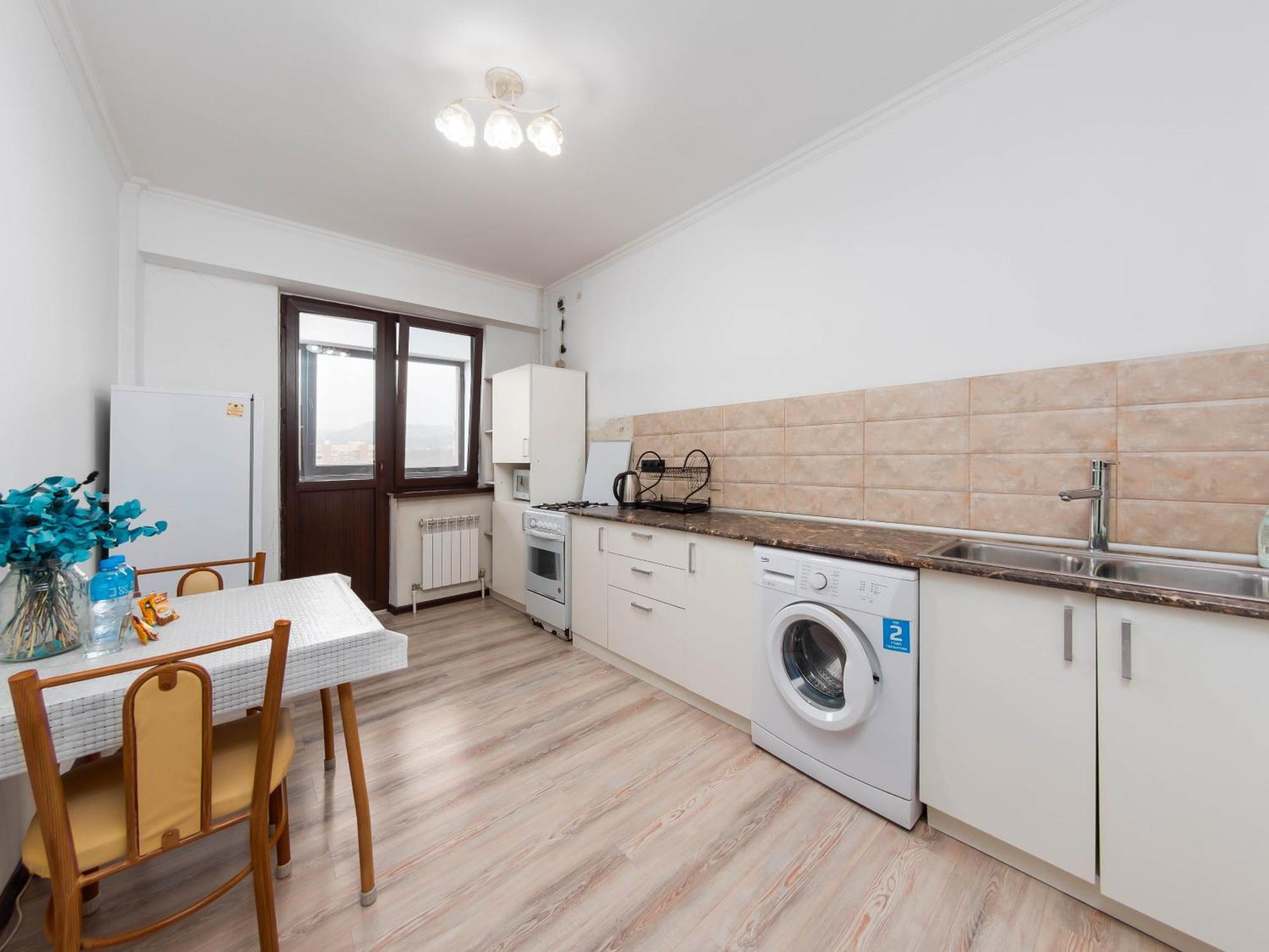 Appartments " Zhetysu-4" Almaty Bagian luar foto